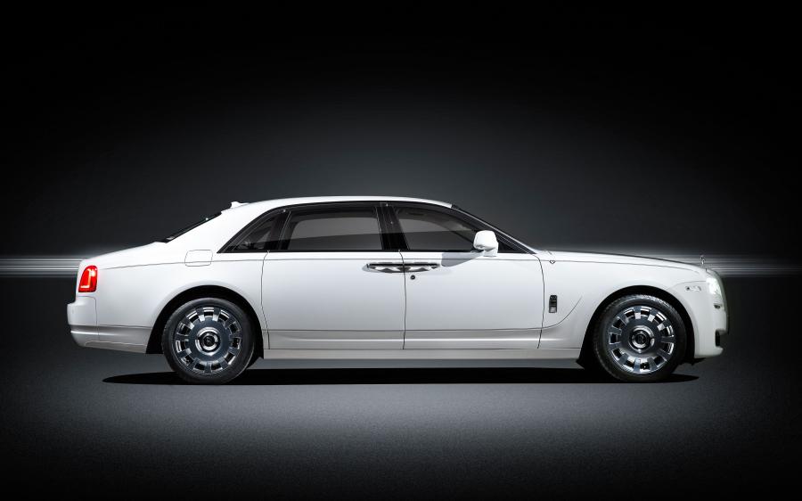  Rolls-Royce Ghost Eternal Love 2016 года  (фото 2 из 6)
